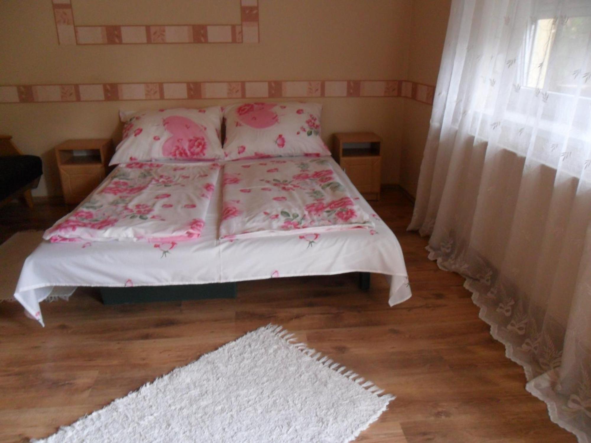 Emese Apartman Hajdúszoboszló Exteriör bild