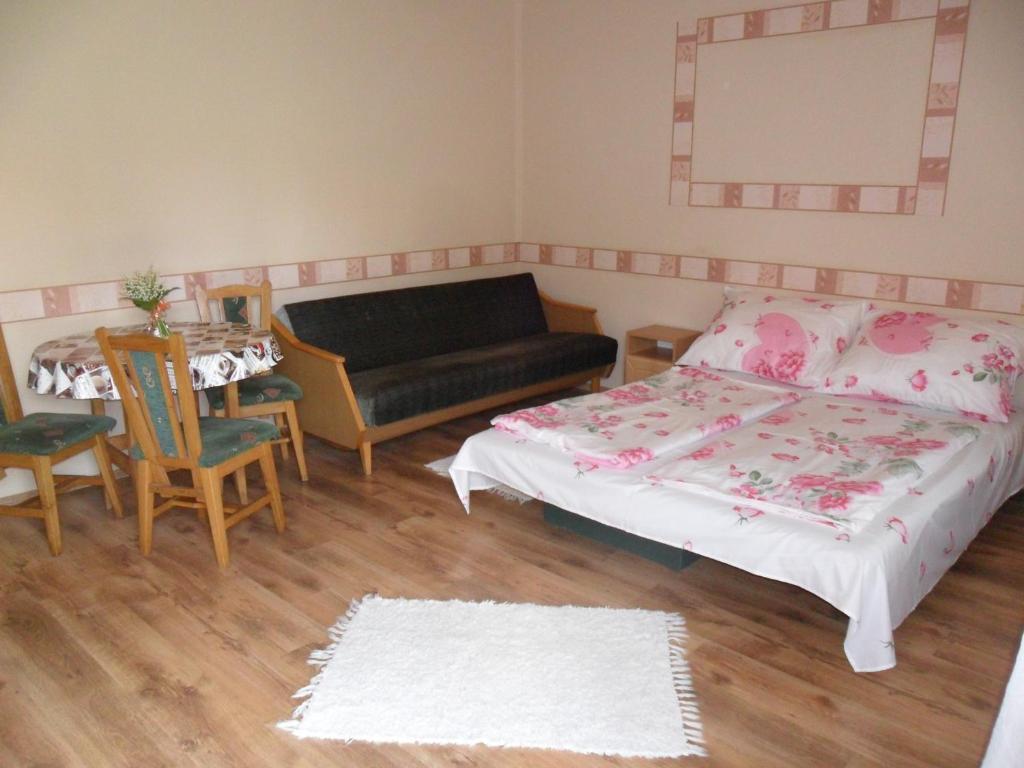 Emese Apartman Hajdúszoboszló Rum bild