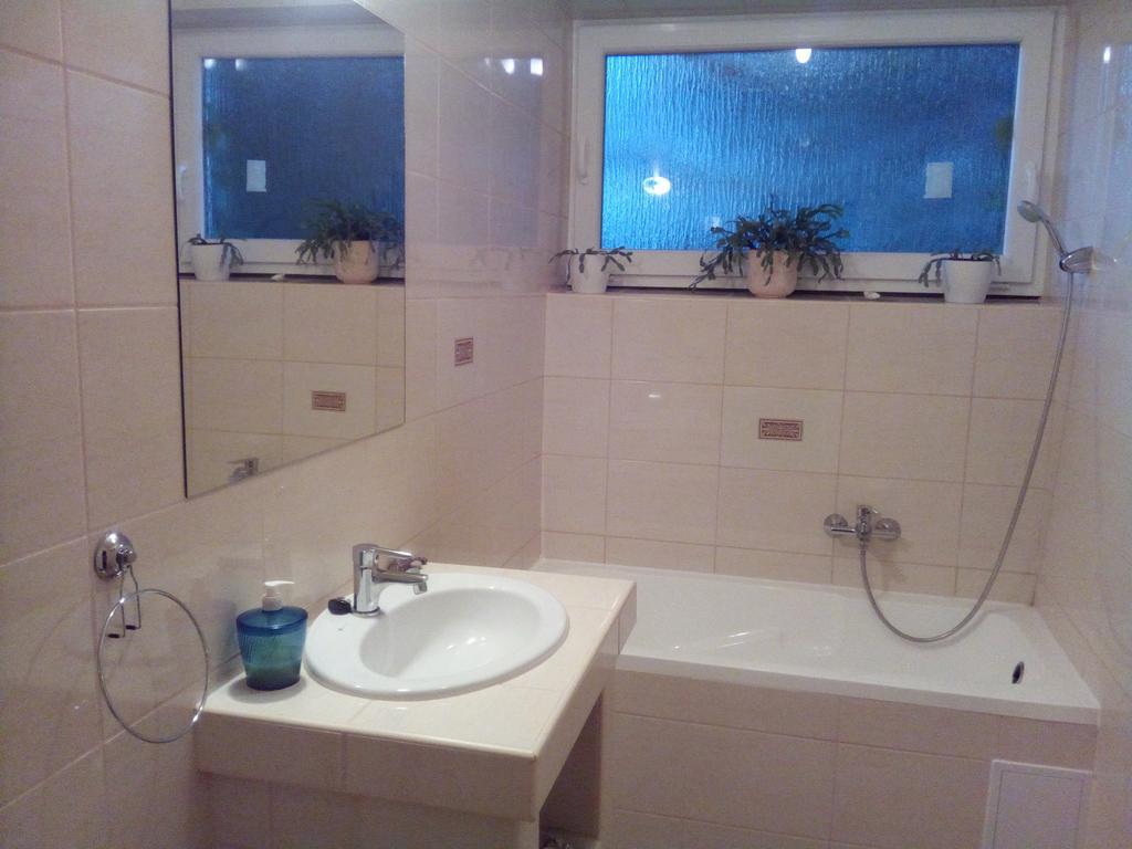 Emese Apartman Hajdúszoboszló Exteriör bild
